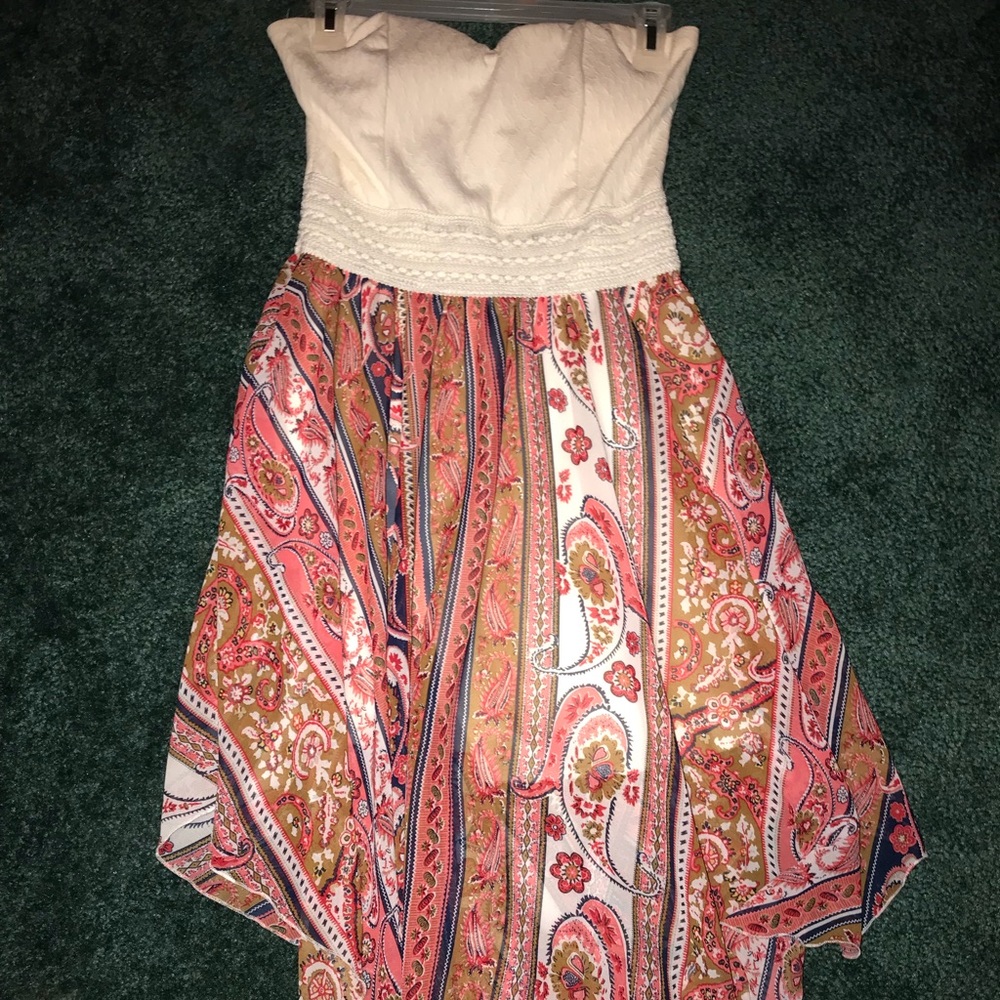 Strapless flowy dress